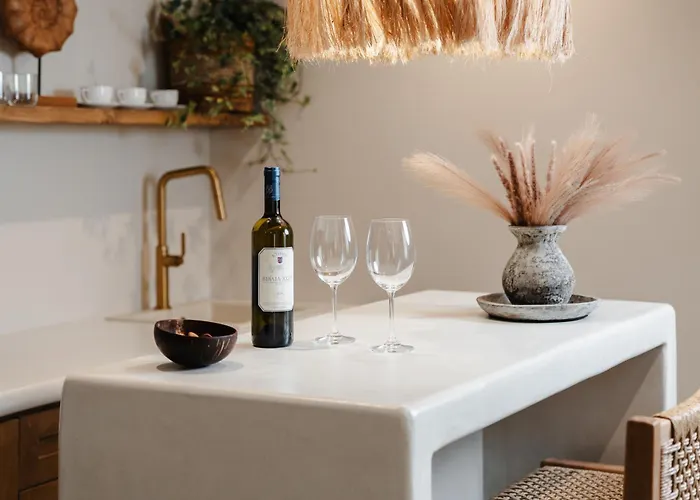 Chic Elysium - Felicity Apartament