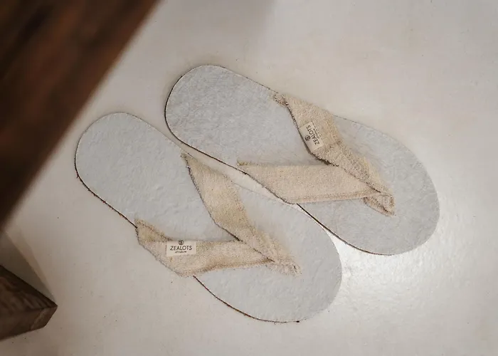 Chic Elysium - Felicity Naxos City