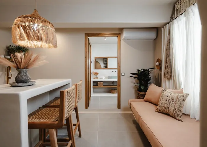 Chic Elysium - Felicity Naxos City