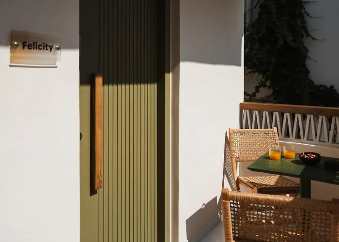 Chic Elysium - Felicity